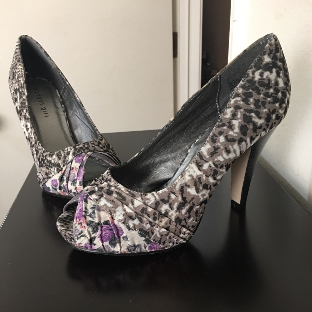 LIKE NEW MADDEN GIRL KANDORA PEEP TOE HEELS